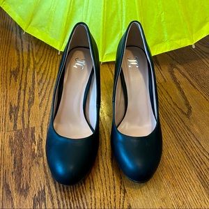 3” black heels like new!